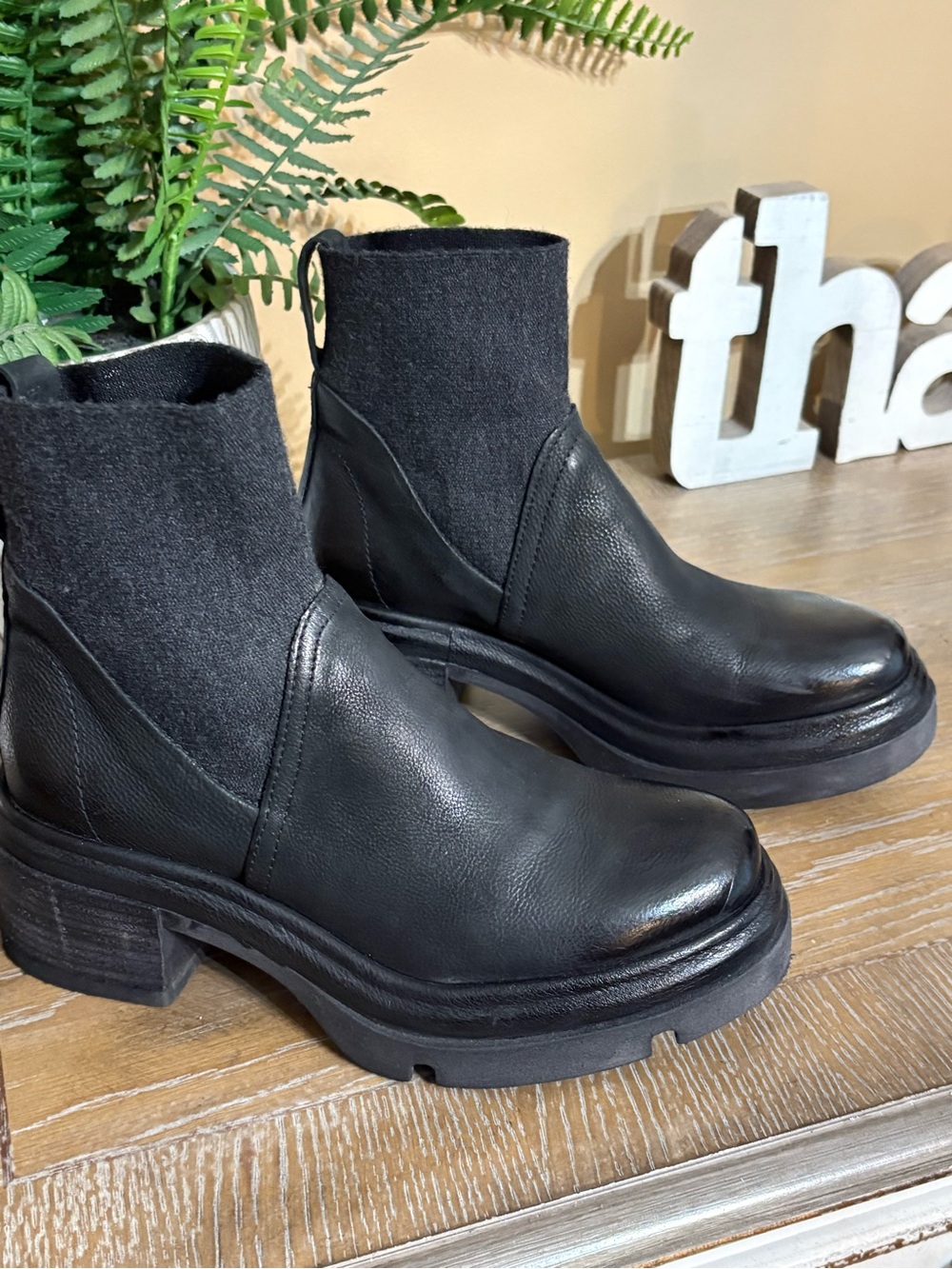 A.S.98 Edie Black Lug Sole Ankle
Boots Women's Size 6 - Picture 10 of 14